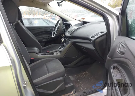 2014 Ford Escape S z USA, uszkodzony, nr VIN 1FMCU0F77EUC50353